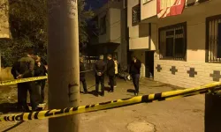 Silahlı kavgada sokaktan geçen genç kız öldü, 1 kişi de yaralı