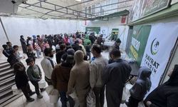 Hayrat İnsani Yardım Derneği Kahramanmaraş'ta günde 1200 kişilik iftarlık dağıtıyor