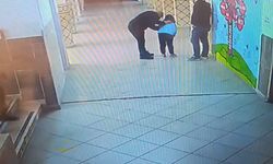 Boğazına şeker takılan öğrencisini Heimlich manevrasıyla kurtardı