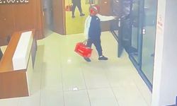 Kurye kılığıyla girdiler, silahla alıkoydular... Özel Harekat kapıları koçbaşıyla kırdı