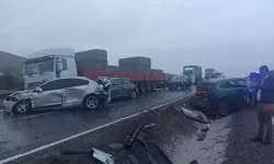 Yolcu otobüsü 10 araca çarparak durabildi: 7 yaralı