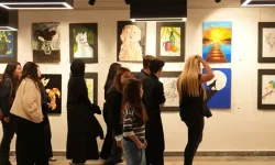 Genç sanatçılara eserlerini ücretsiz sergileme imkanı