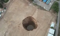 Hatay'da oluşan obruğun çapı 60 metreye çıktı