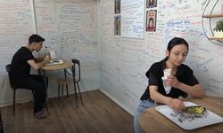 Kahramanmaraş’ta Çiğ Köftecinin Konteyneri Duygu Duvarına Dönüştü