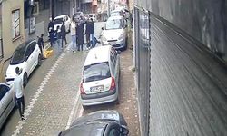 Sosyal medyadan tartıştıkları kadını sokak ortasında bayılana kadar dövdüler; o anlar kamerada