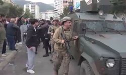 Saldırganın cenazesi zırhlı polis aracıyla okuldan çıkarıldı