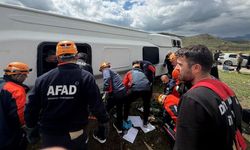 Midibüsün devrilmesi sonucu 1 kişi öldü, 11 kişi yaralandı