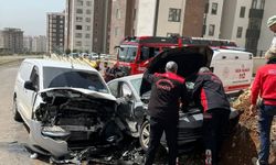 Kahramanmaraş’ta Trafik Kazası: İki Araç Çarpıştı, 3 Kişi Yaralandı