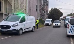 Tartıştığı eşini boğazını keserek öldürdü ardından intih*r etti