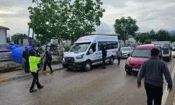 2 minibüs çarpıştı: 11 yaralı
