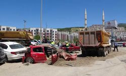 Kahramanmaraş'ta freni boşalan kamyon 7 araca çarptı: 6 yaralı