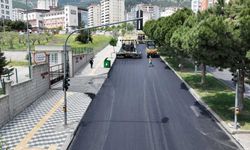 Büyükşehir, Ahır Dağı Caddesi’nde Asfalt Mesaisini Sürdürüyor