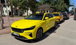 Genç girişimci TOGG T10F modelini taksi yaptı, sosyal medyada gündem oldu!