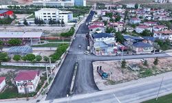 Elbistan Devlet Hastanesi Yolu Sıcak Asfaltla Kaplanıyor