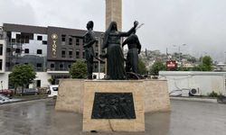 Kıbrıs Meydanı’ndaki Anıt Yeniden Ait Olduğu Yerde