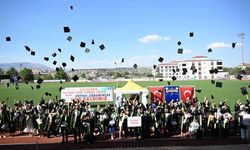 Pazarcık Meslek Yüksekokulu'nda Mezuniyet Heyecanı