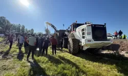 Minibüs ile kamyon çarpıştı: 2 ölü, 3 yaralı