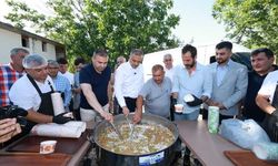 Başkan Toptaş, Dönüklü Mahallesi sakinleriyle aşure sofrasında buluştu