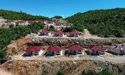 Aylardır boş bekleyen 30 adet çelik köy evinde nihayet çalışmalar başladı