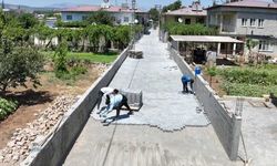 Kılılı Mahallesi Zülfikar Sokak'ta Parke Taşı Döşeme Çalışmaları Sürüyor