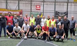 Başkan Toptaş eski takım arkadaşlarıyla sahada ter döktü
