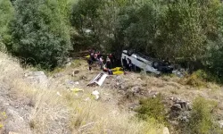 Minibüs şarampole uçtu: 4 ölü, 10 yaralı
