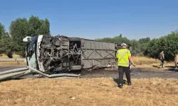 Yolcu otobüsü devrildi: 22 yaralı