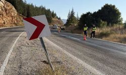 Kahramanmaraş'ta yön tabelasına çarpan motosiklet sürücüsü ağır yaralandı
