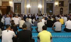 Mevlid Kandili'nde Abdülhamid Han Camii doldu taştı