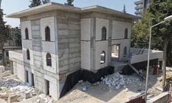 Depremde Hasar Alarak Yıkılan Fatma Gölcü Camii, Hızla Yükseliyor