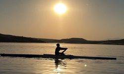 Depremzede Emine, hayata kürek çekerek tutundu