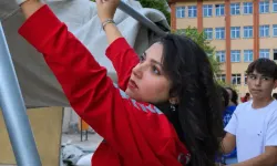 Depremde 2 arkadaşını kaybeden Zeynep, gönüllü arama kurtarma personeli oldu