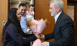 Başkan Görgel, Kahramanmaraşlı Milli Şampiyon Atıcı Safiye Temizdemir’i Ağırladı