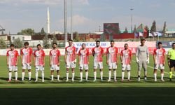 Kahramanmaraş İstiklalspor yeni kadrosuyla sahaya çıktı
