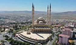 Kahramanmaraş’ta Cuma Namazı Saat Kaçta Kılınacak?