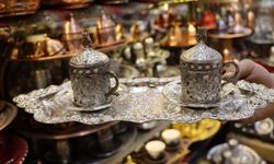 Damat Kahvesinin Sunumuna Bakır Dokunuş
