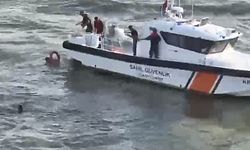 Hatay'da denizde akıntıya kapılan 2 kişiyi sahil güvenlik ekipleri kurtardı