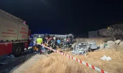 Gaziantep'te midibüs ve otomobil çarpıştı: 7 ölü, 13 yaralı