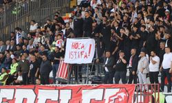 İstiklalspor taraftarından “Hoca istifa” sesleri yükseldi