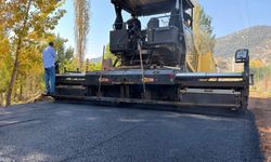 Kahramanmaraş'ta Çağlayan’ı Kayseri Yolu’na Bağlayan 2 Kilometrelik Yol Asfaltlanıyor