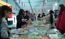 Kahramanmaraş Kitap Fuarı’na Öğrencilerden Yoğun İlgi