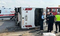 Yolcu Midibüsü Devrildi 1’i Ağır 17 Kişi Yaralandı