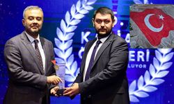 Ahır Dağı’ndaki dev Türk bayrağı projesine KASİAD Özel Ödülü