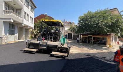 Bursa Osmangazi'de Karabalçık sokaklarına sıcak asfalt