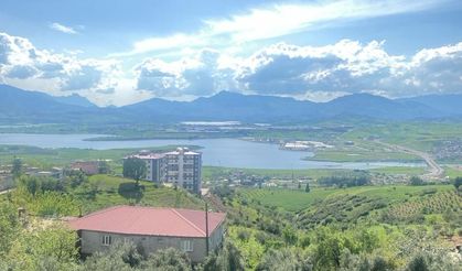 Kahramanmaraş’ta Belediye Baraj manzaralı villalık arsa satıyor