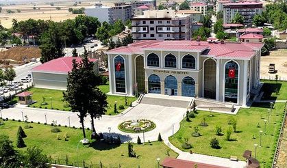 Türkoğlu Belediyesi arsa ve araç satıyor