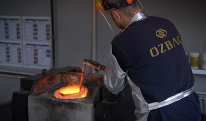 Talebe yetişmek için gece gündüz böyle altın üretiyorlar