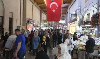Kahramanmaraş’ta Bayram Öncesi Vatandaşlar Çarşıya Akın Etti