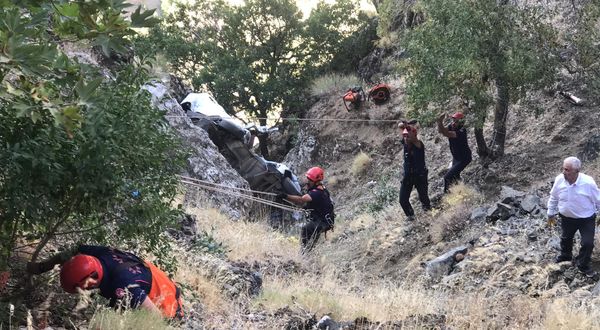 Kahramanmaraş'ta kayıp kişinin cesedi uçuruma yuvarlanan otomobilinde bulundu