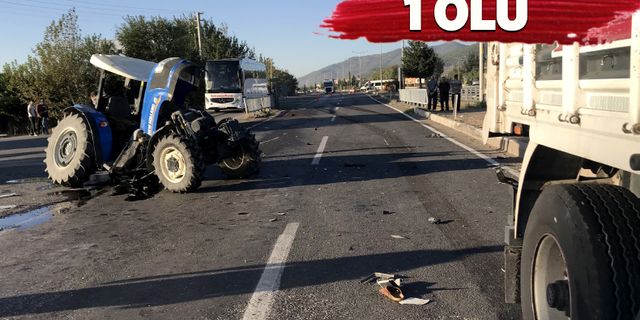Kahramanmaraş'ta Tır İle Traktör Çarpıştı